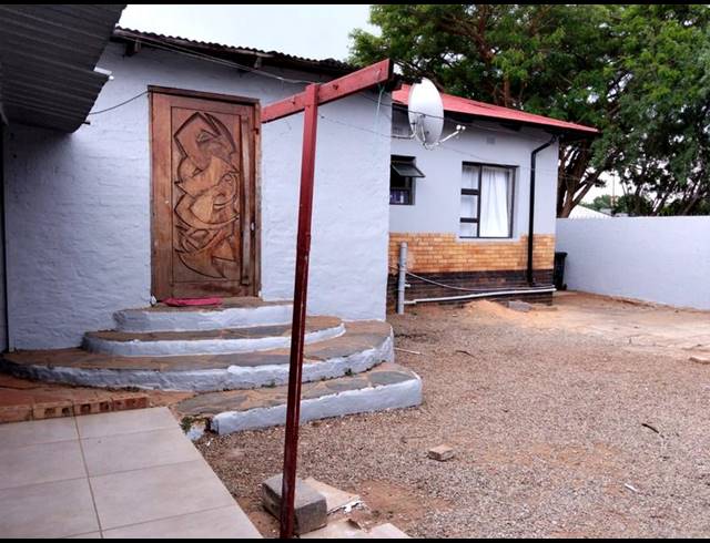 2 BEDROOM PROPERTY TO RENT IN NEWLANDS